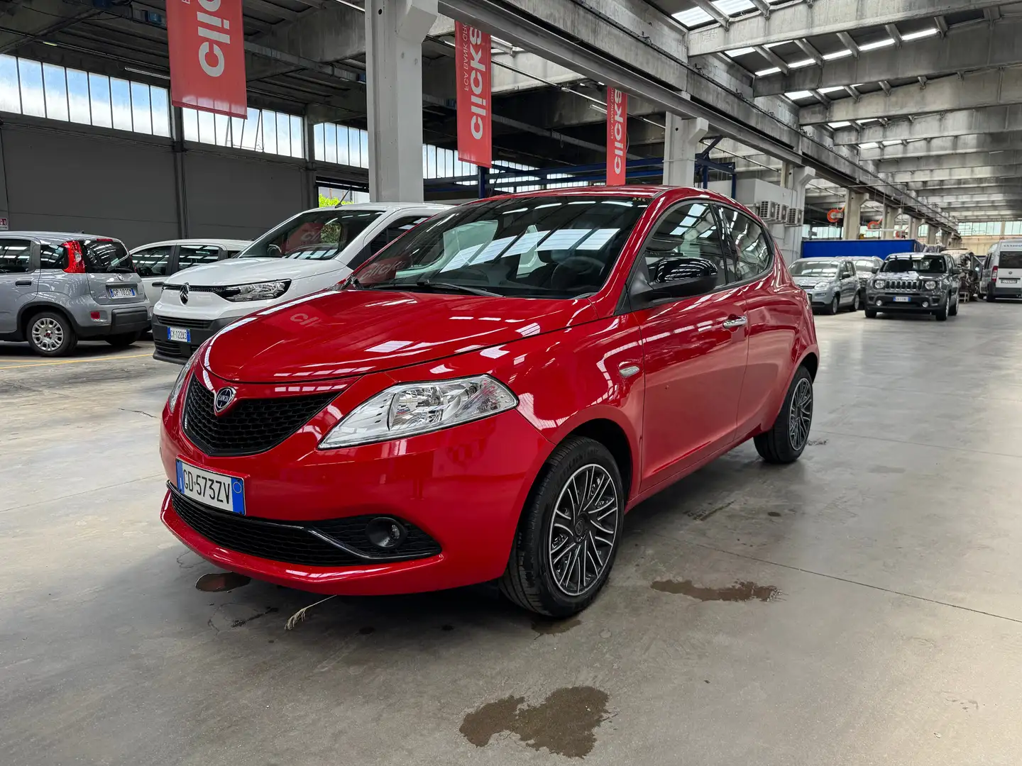 Lancia Ypsilon Ypsilon 1.0 firefly hybrid Gold s Červená - 1