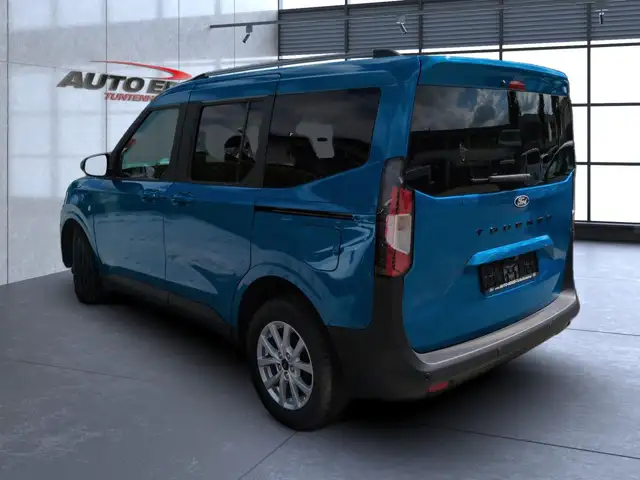 Ford Tourneo Courier view 3