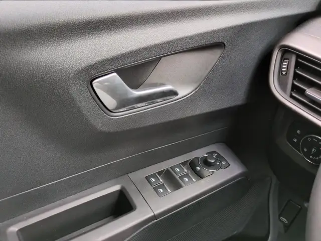 Ford Tourneo Courier view 7