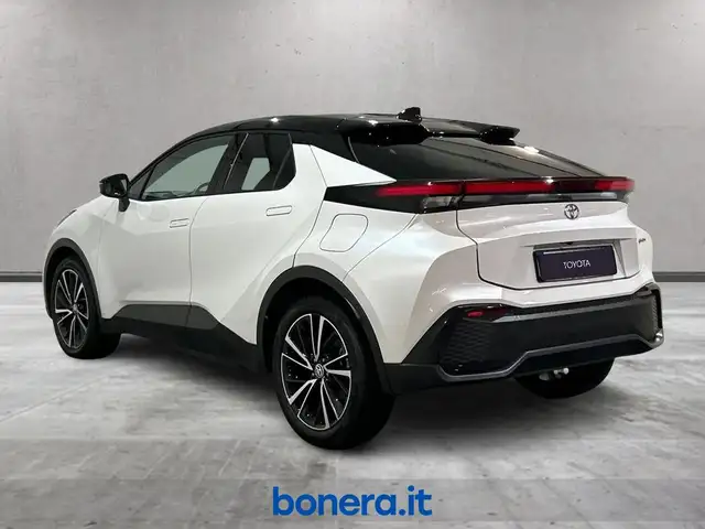 Toyota C-HR view 5