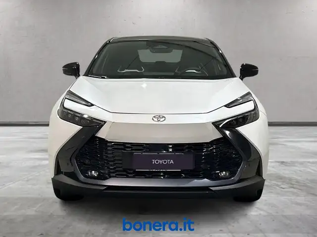 Toyota C-HR view 13