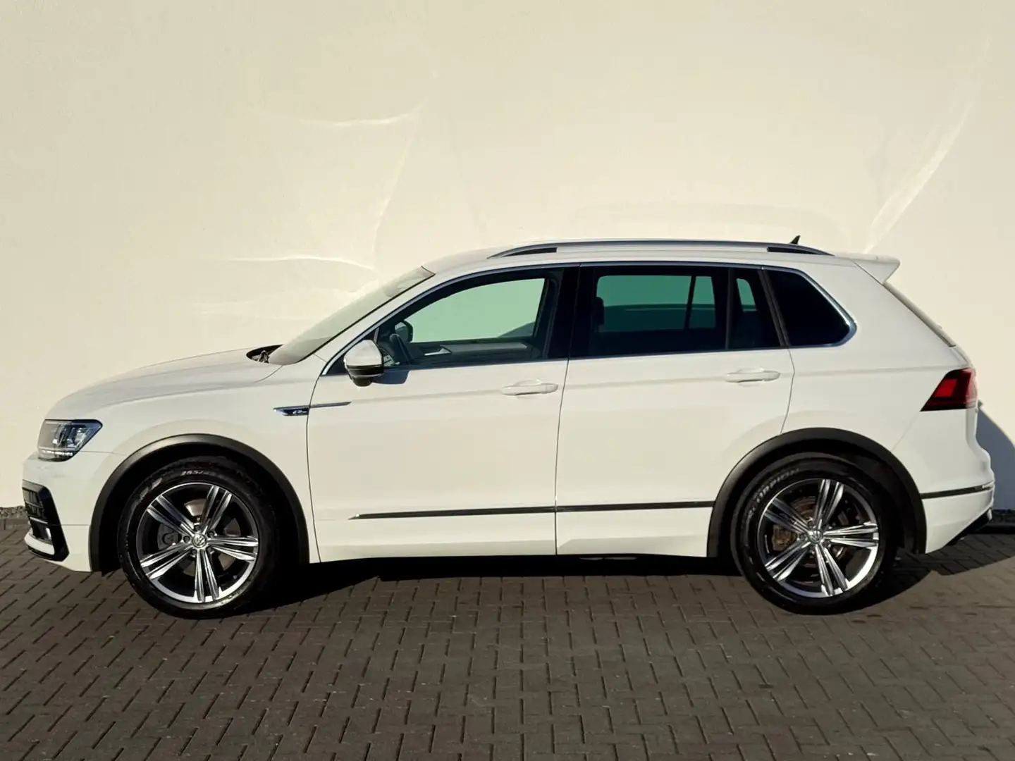 Volkswagen Tiguan Tiguan 1,4 TSI DSG R-Line Weiß - 2