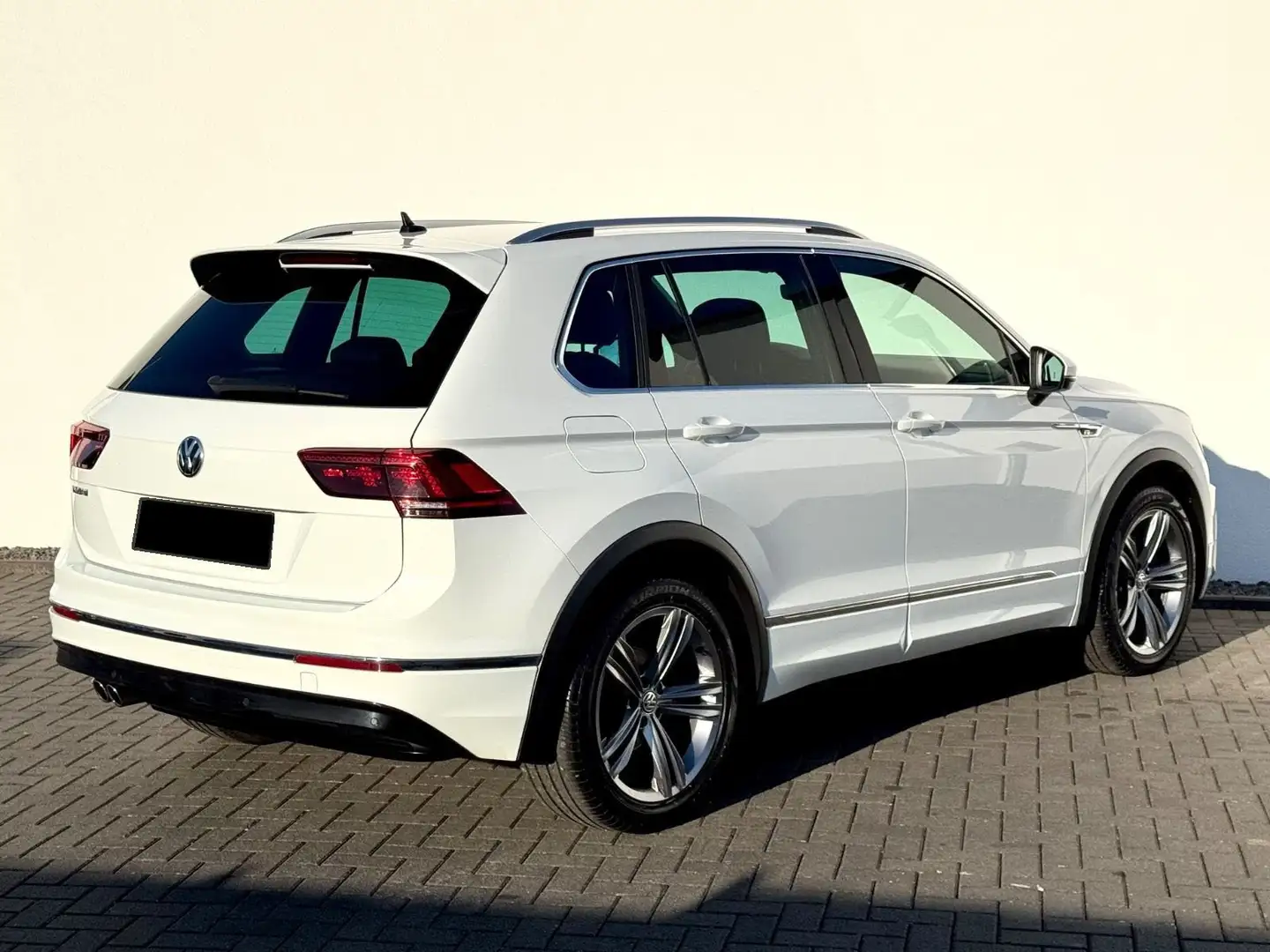 Volkswagen Tiguan Tiguan 1,4 TSI DSG R-Line Weiß - 1