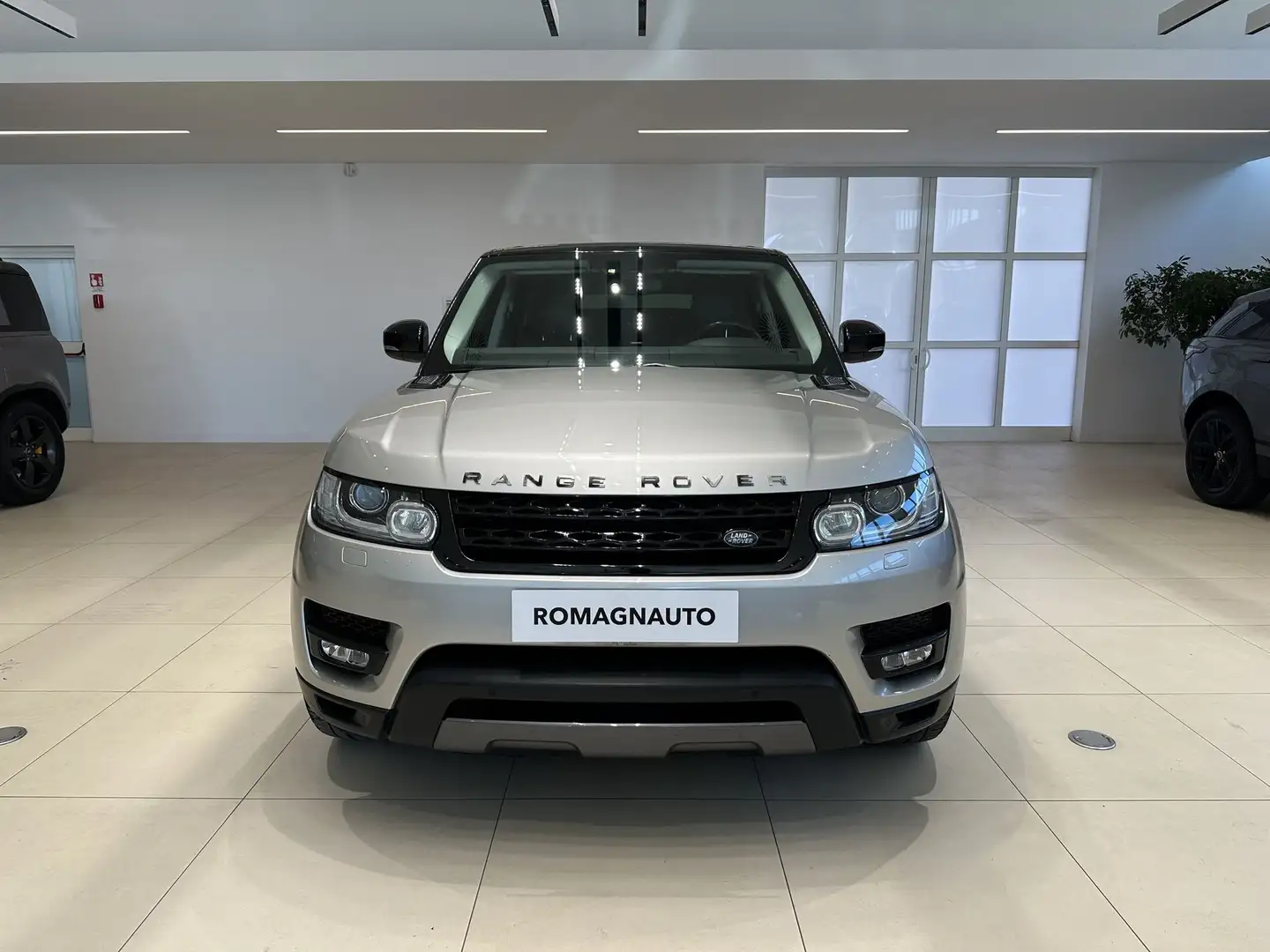 Land Rover Range Rover Sport 3.0 SDV6 HSE Dynamic Goud - 2