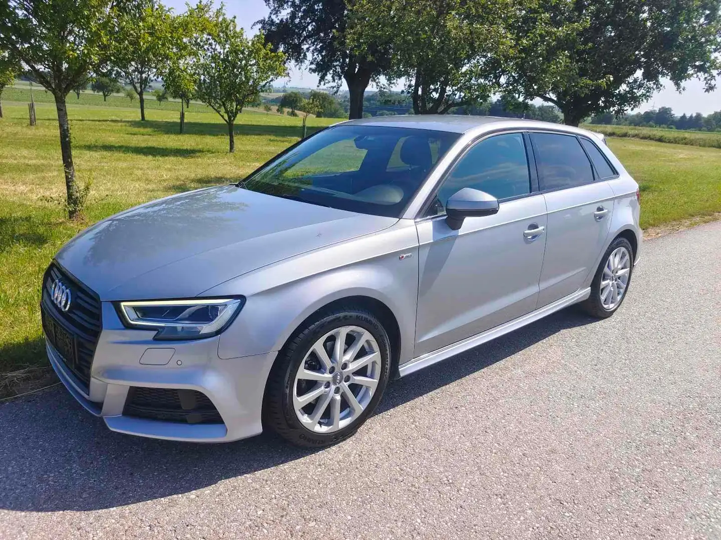 Audi A3 30 TFSI design "S-LINE" Argent - 1