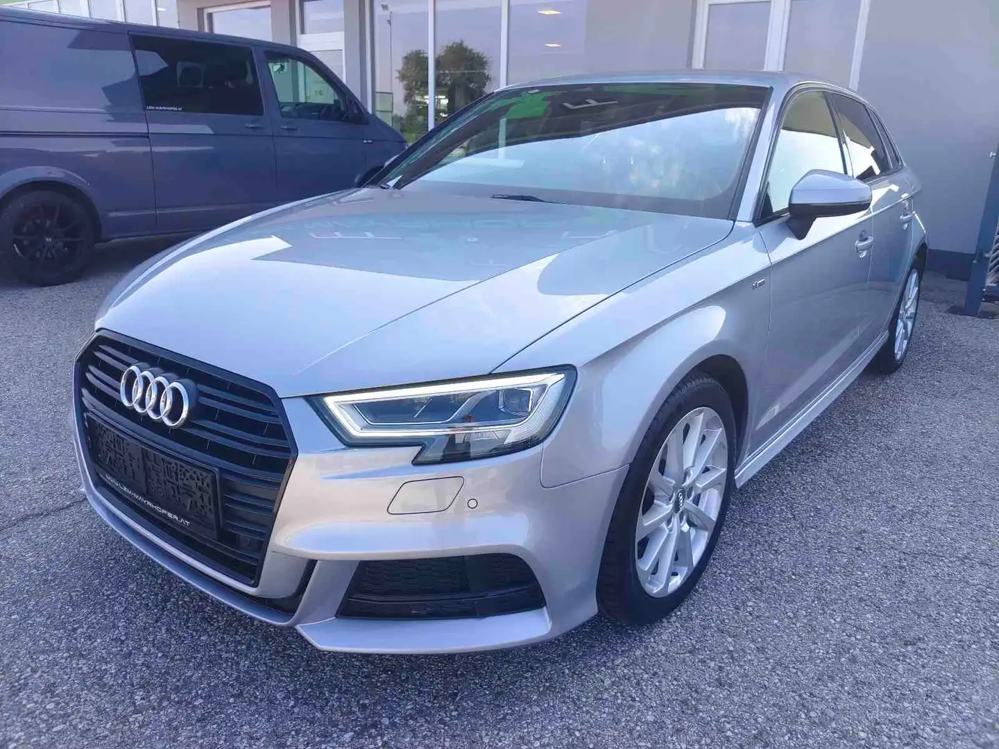 Audi A3 30 TFSI design "S-LINE" Argent - 2
