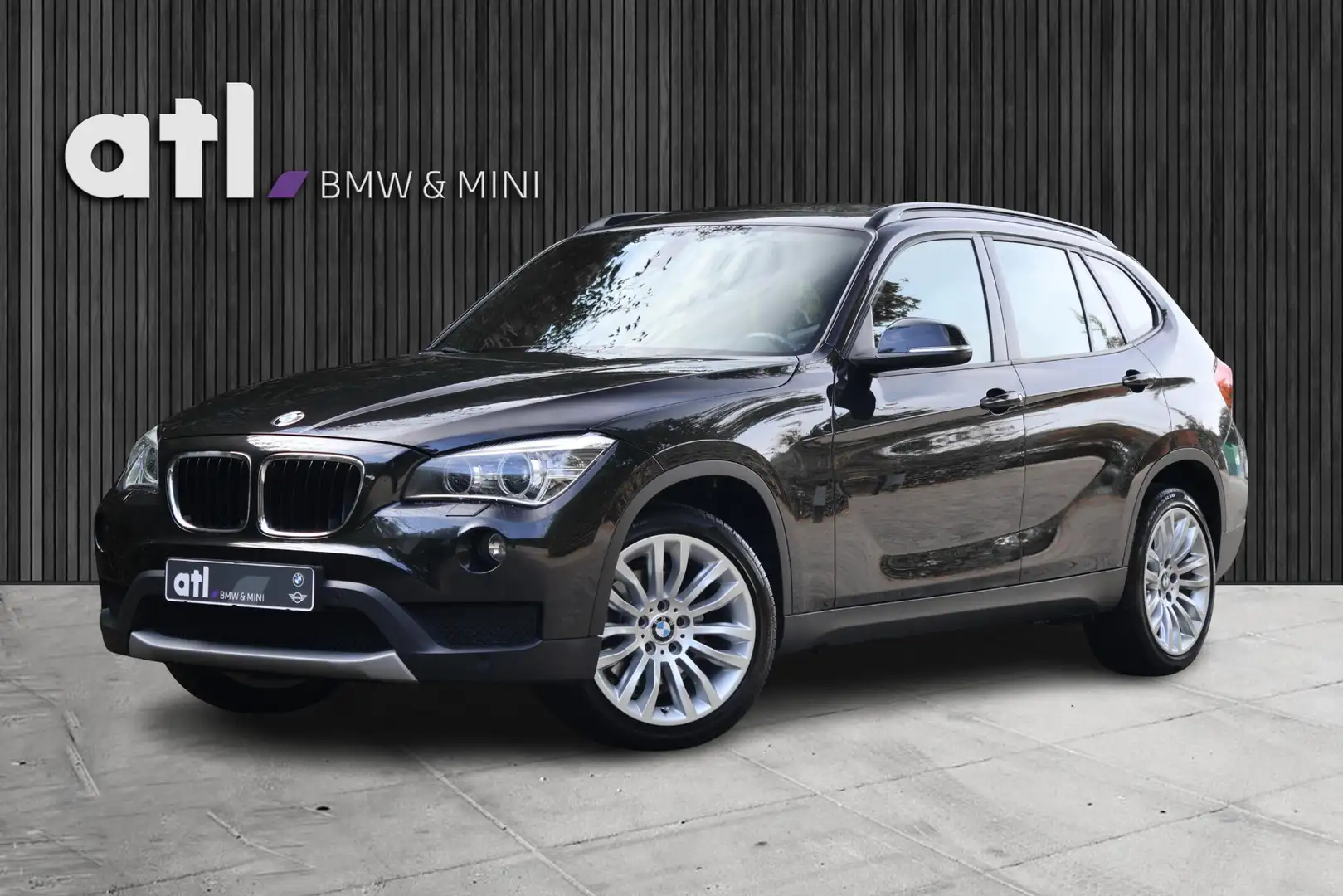 BMW X1 sDrive20i Executive Aut | Xenon | Navi | Pano | Cl Nero - 1