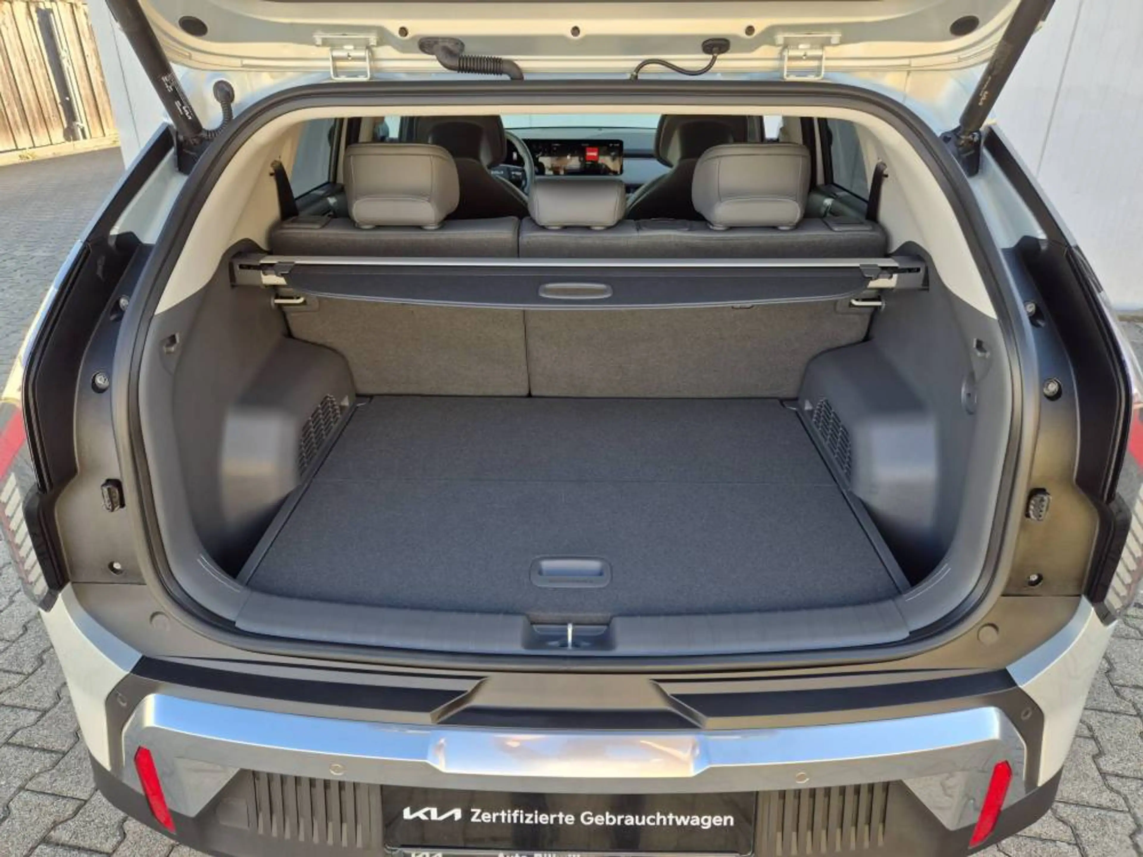 Kia EV3 81.4 kWh Earth WinterConnect DriveWise Business Upgrade Batteriezertifikat — photo 11