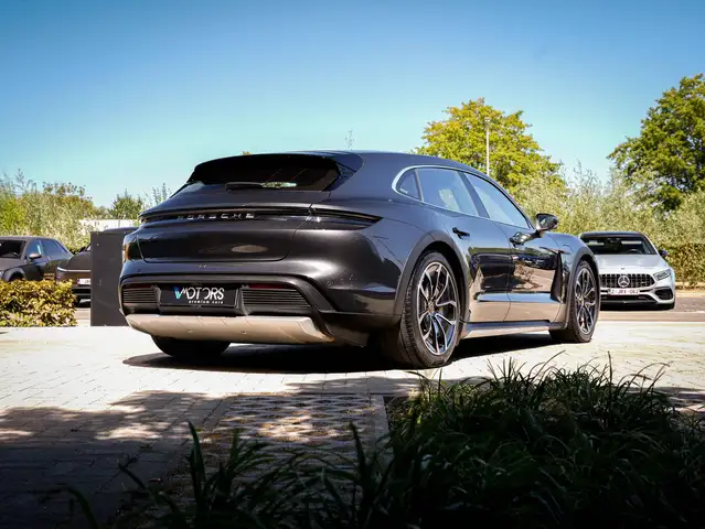 Porsche Taycan view 5