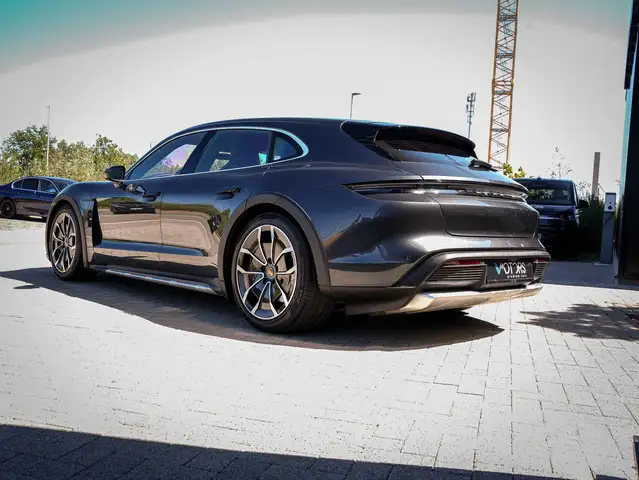 Porsche Taycan view 4