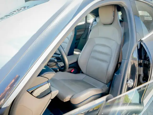 Porsche Taycan view 14
