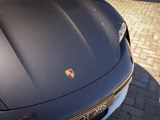 Porsche Taycan view 7
