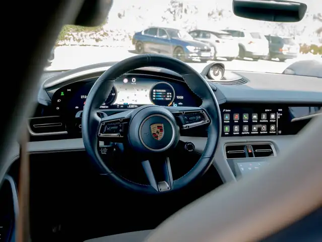 Porsche Taycan view 12
