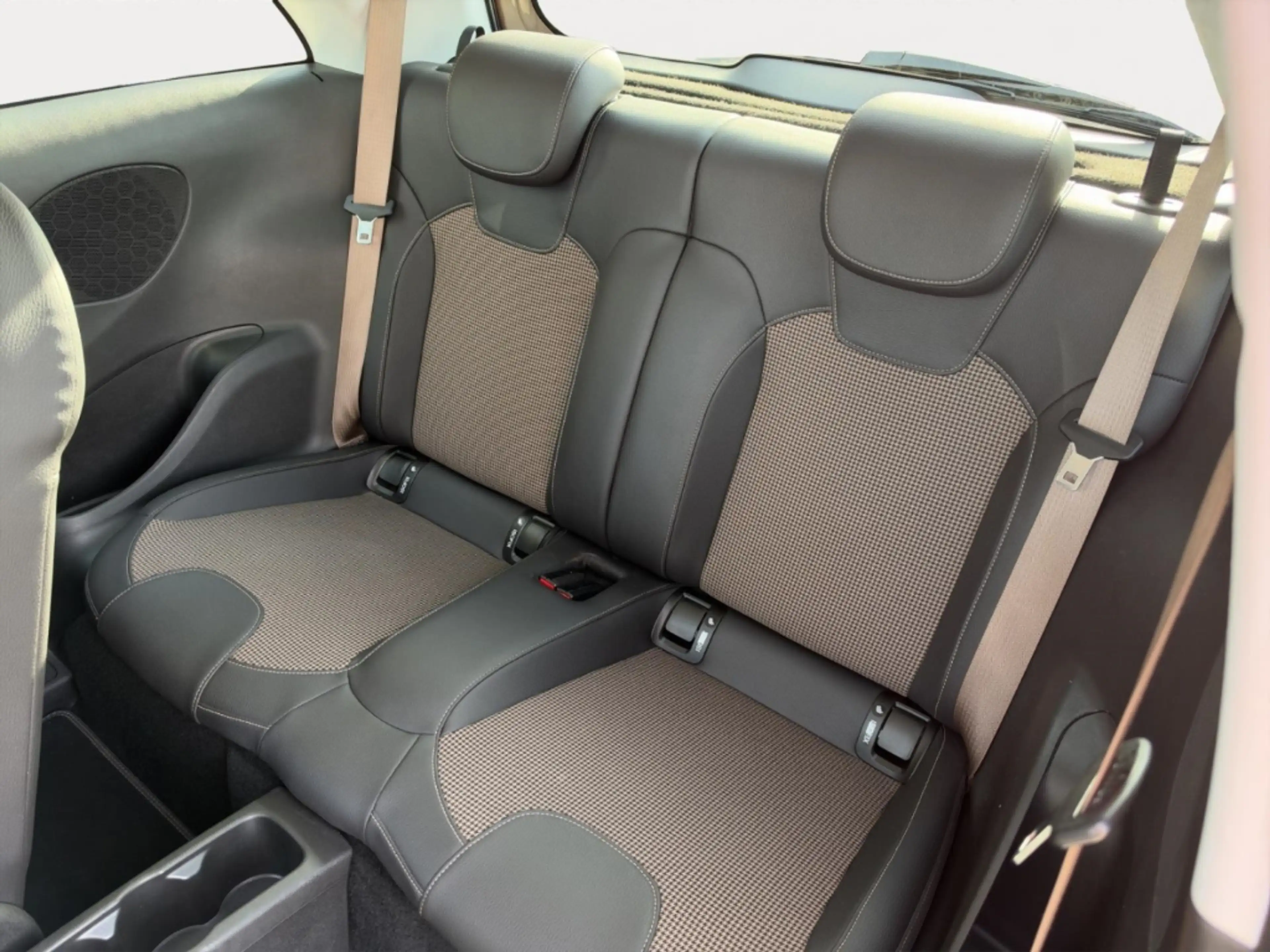 Opel Adam 1.2 Rocks Alu Isofix Sitzh. Bluetooth ESP — photo 13