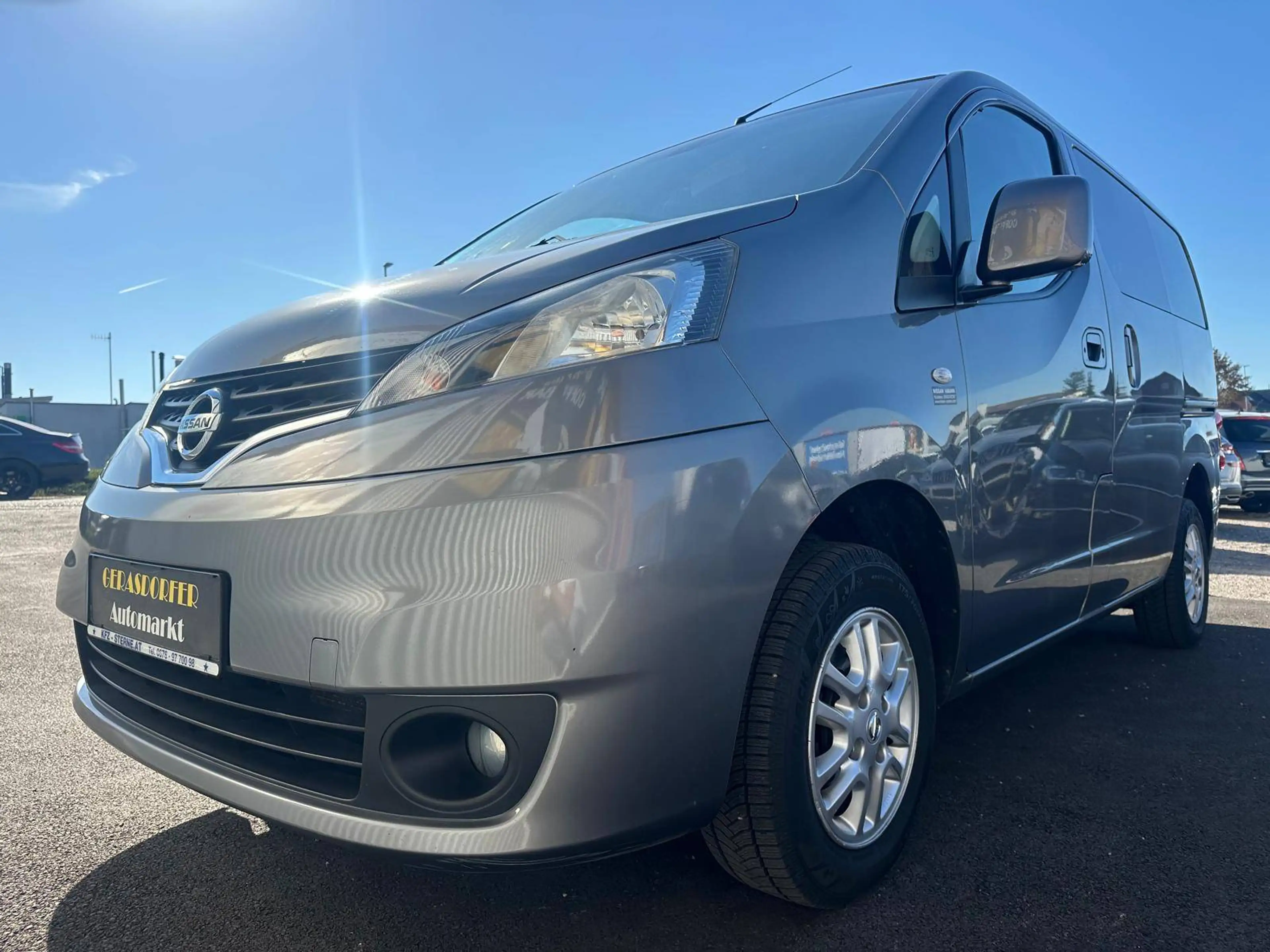 Nissan Evalia 1.5DCI Evalia Tekna *7Sitze*Navi*R-Kamera* — photo 2