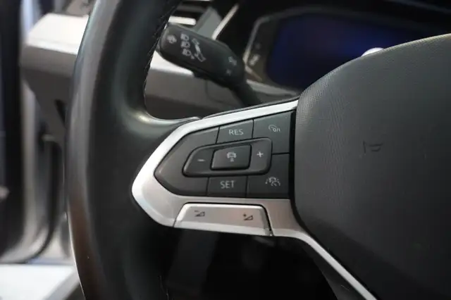 Volkswagen Passat view 12