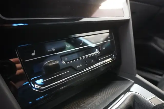 Volkswagen Passat view 15