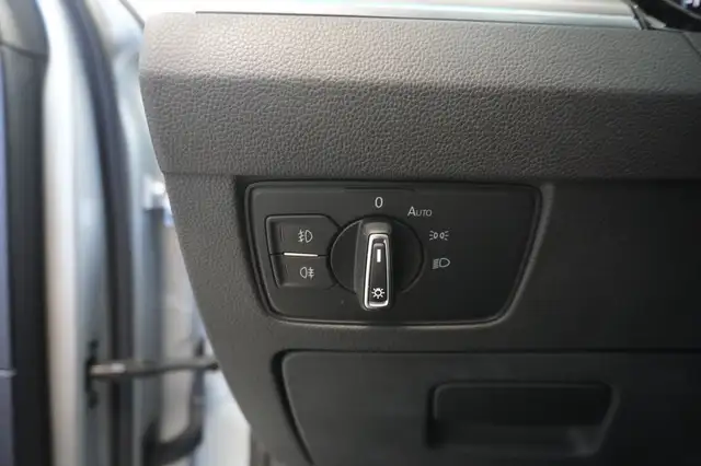 Volkswagen Passat view 14