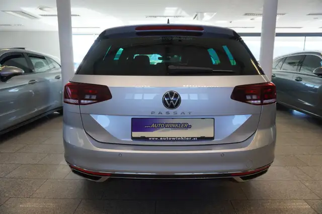 Volkswagen Passat view 6