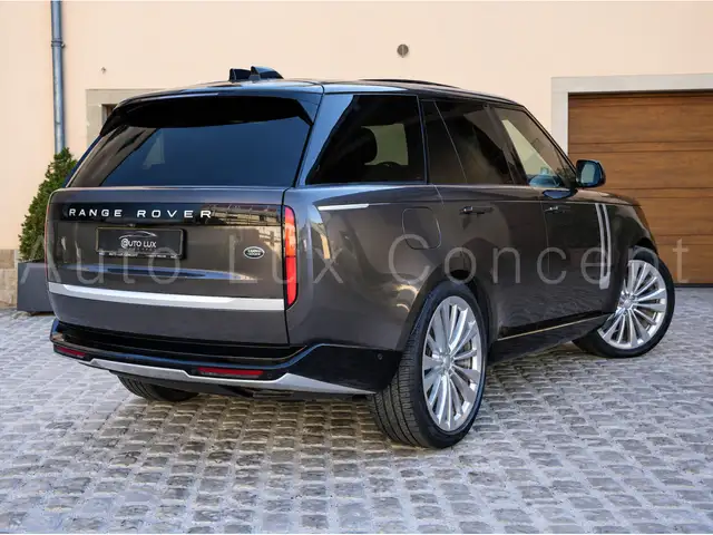 Land Rover Range Rover view 3