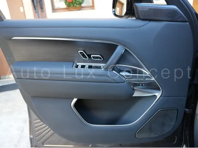 Land Rover Range Rover view 11