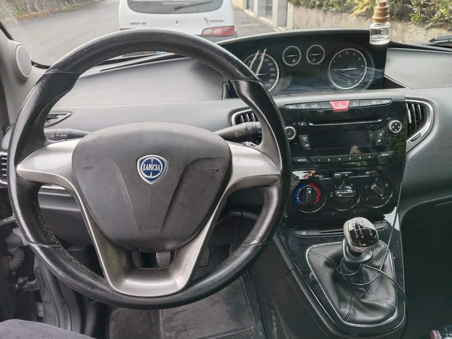 Lancia Ypsilon Ypsilon III 2011 1.2 8v Silver 69cv Nero - 2