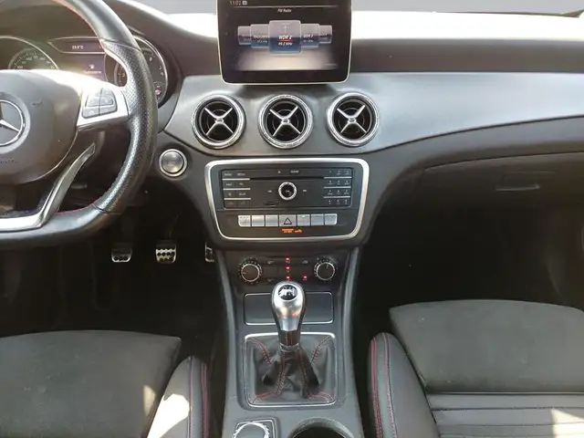 Mercedes-Benz CLA view 12