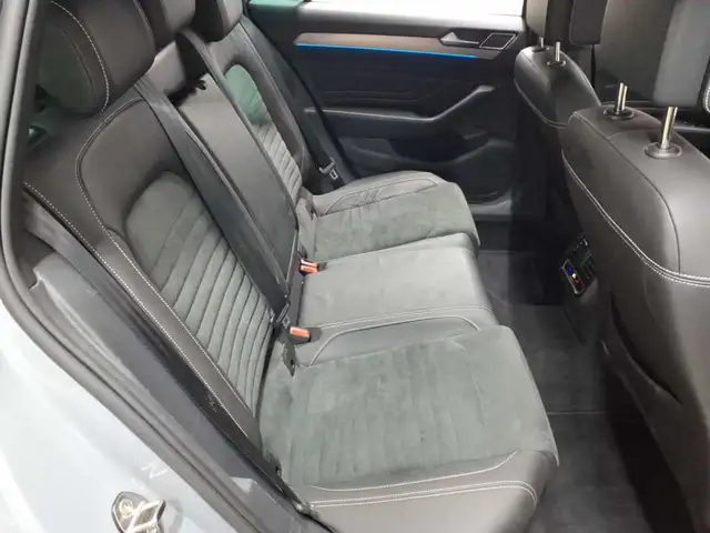 Volkswagen Passat view 14
