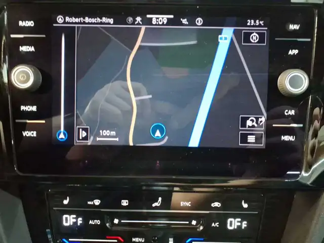Volkswagen Passat view 12