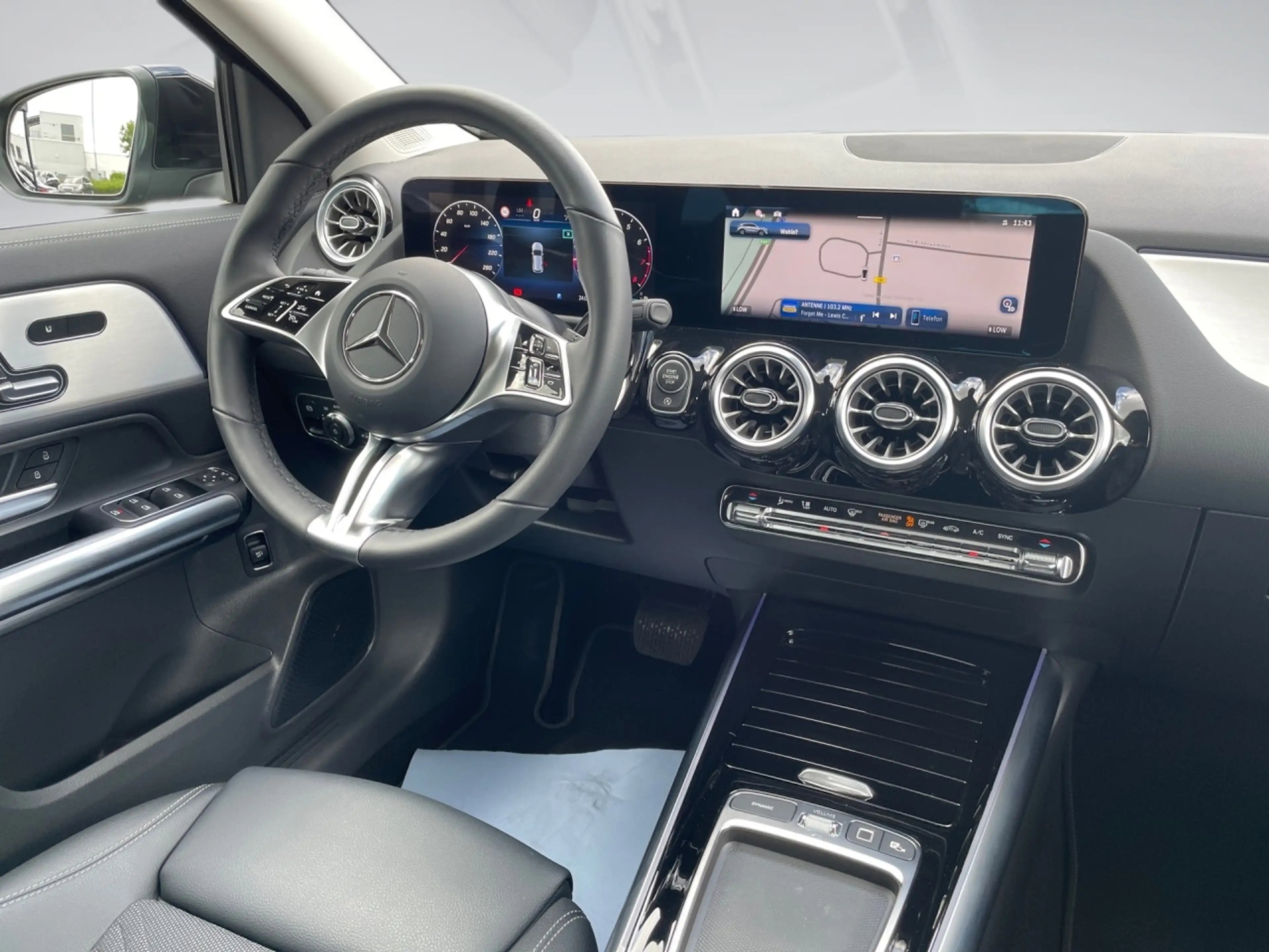Mercedes-Benz GLA 200 PROGR+MEMORY+360+LENKRHZ+EL HECKKL+LED — photo 10