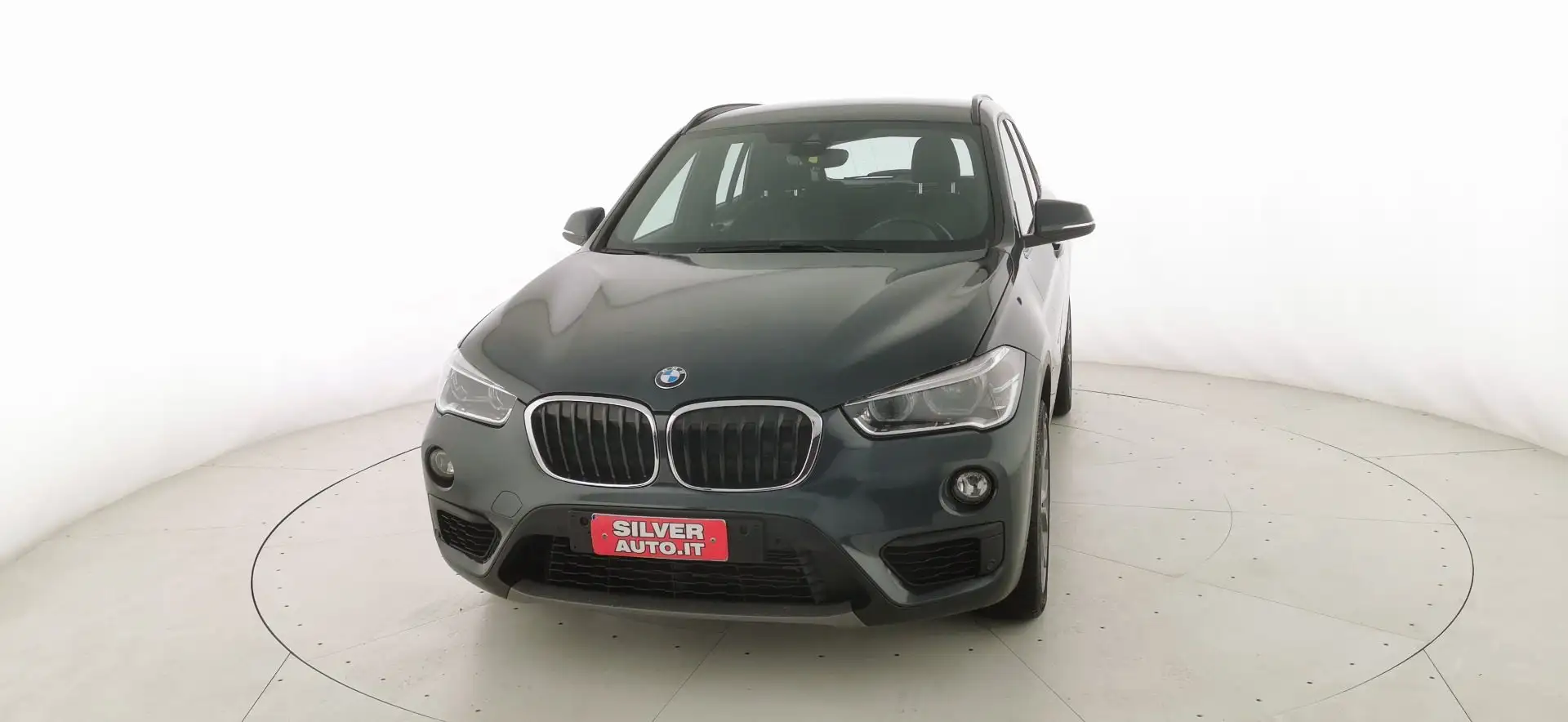 BMW X1 xDrive18d Grau - 2