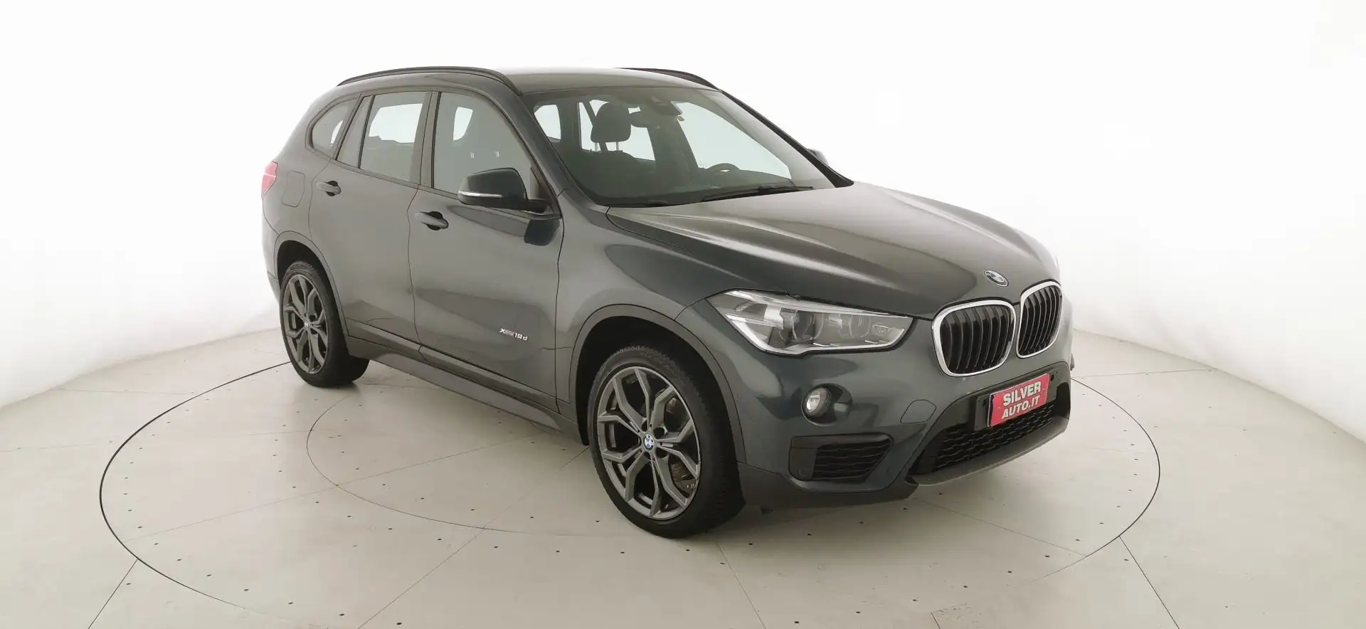 BMW X1 xDrive18d Grau - 1