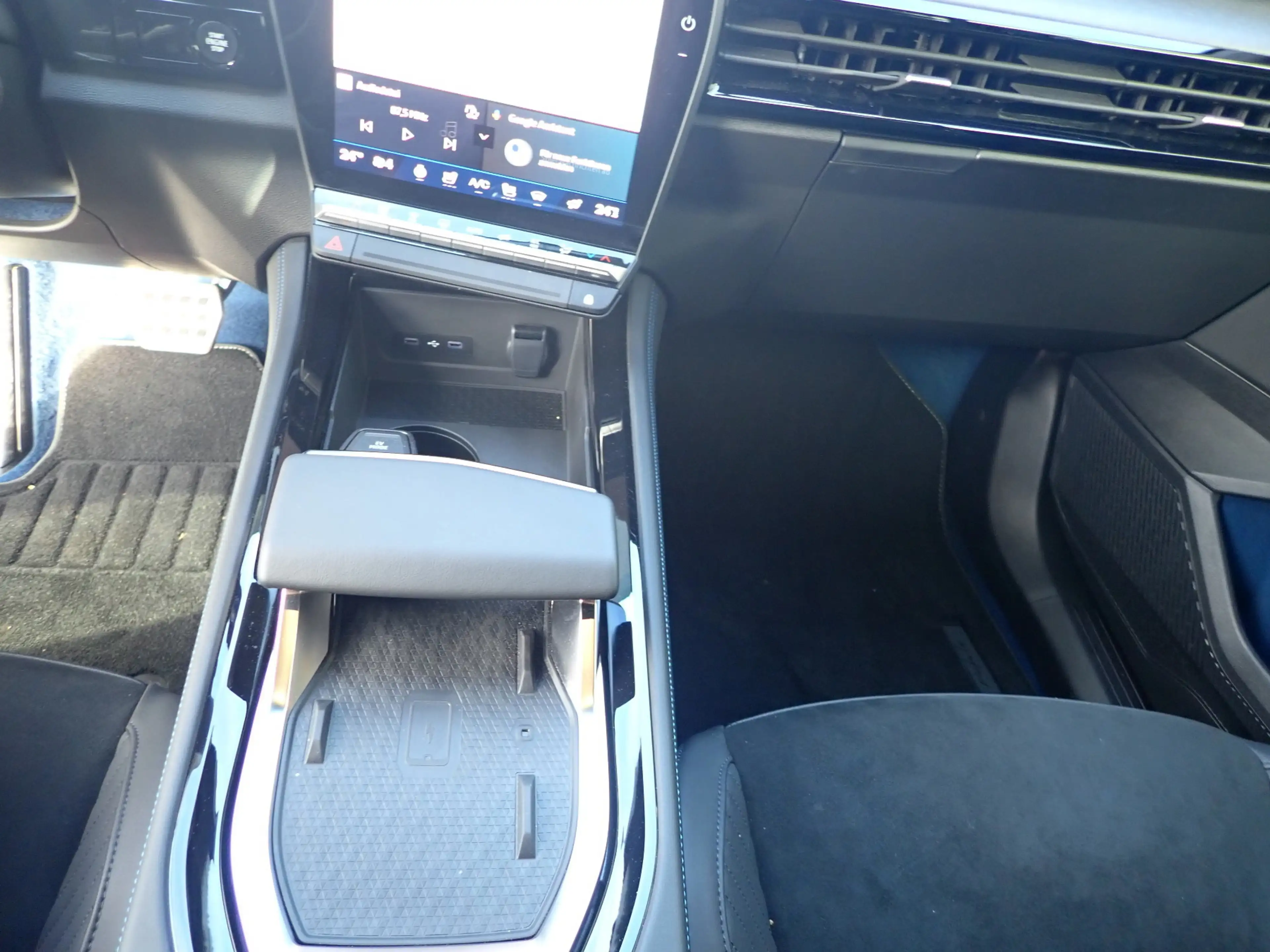 Renault Rafale Esprit Alpine 300 E-Tech PlugIn 4x4 — photo 12
