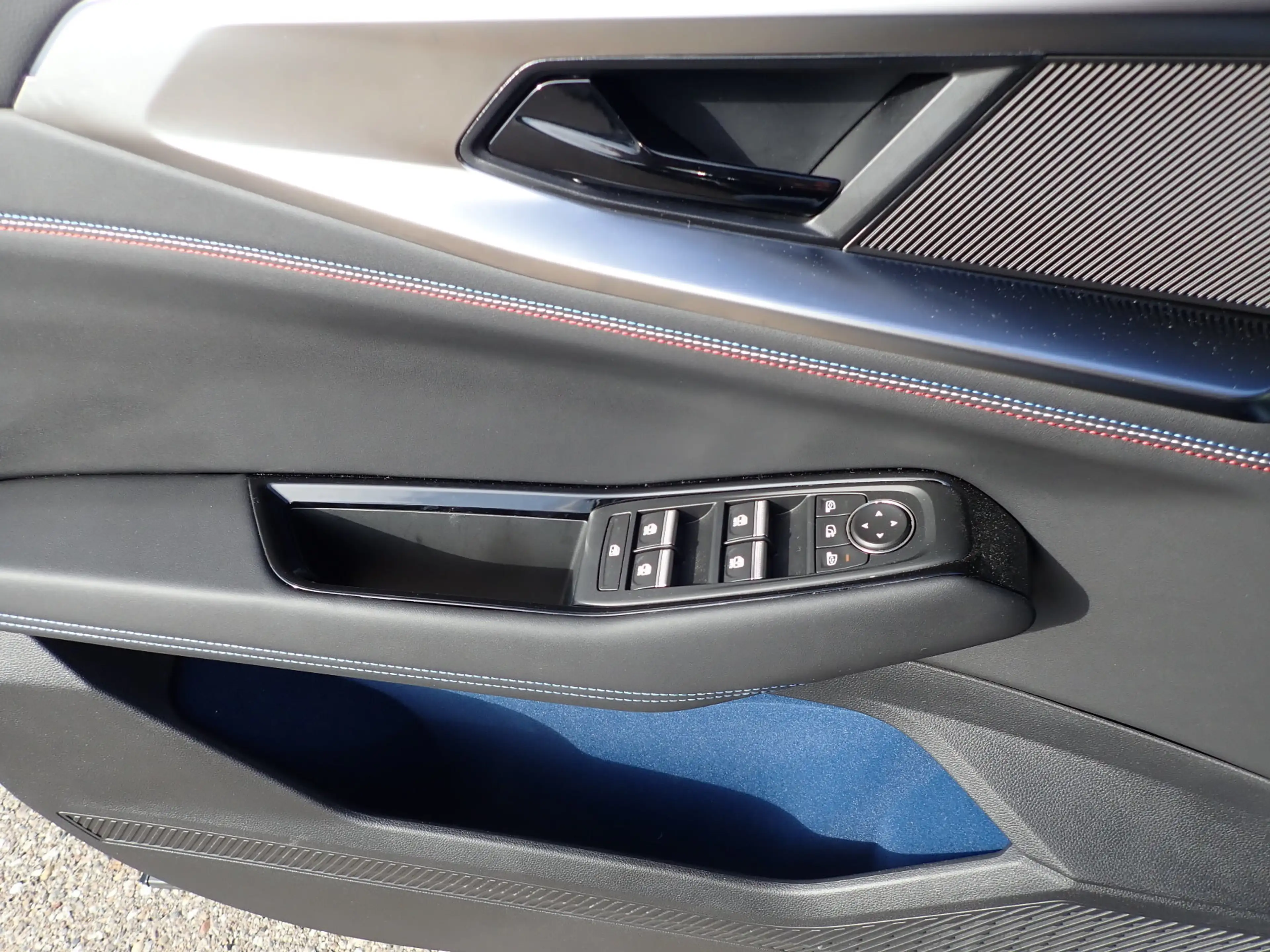 Renault Rafale Esprit Alpine 300 E-Tech PlugIn 4x4 — photo 14