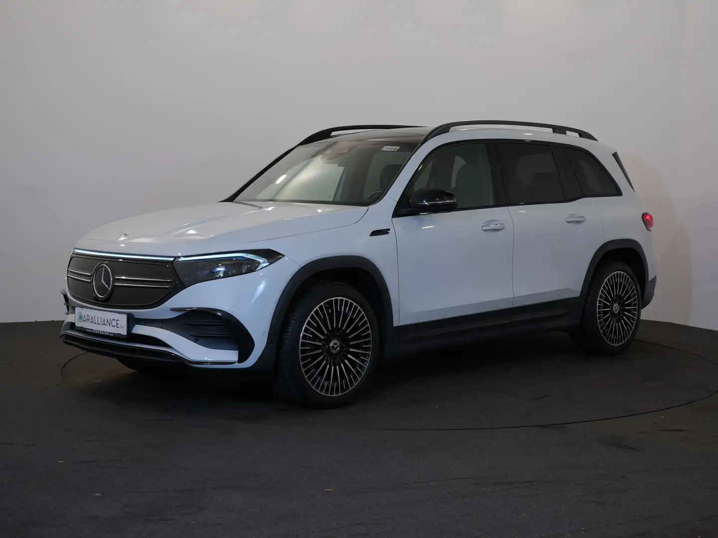 Mercedes-Benz EQB 350 AMG Line 350 4MATIC | Sennheiser | 20" | 360° | Chauffage.Siège Wit - 1