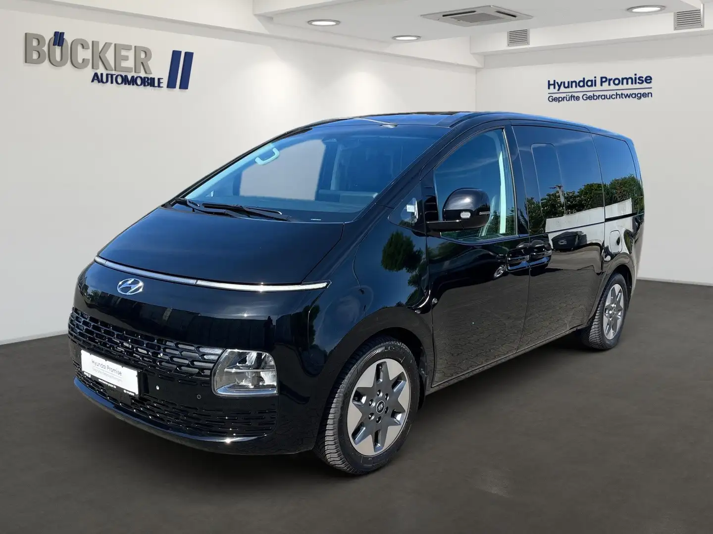 Hyundai STARIA 9-Sitzer MY23 2.2CRDi 4WD Prime LEDER SSD Negru - 1