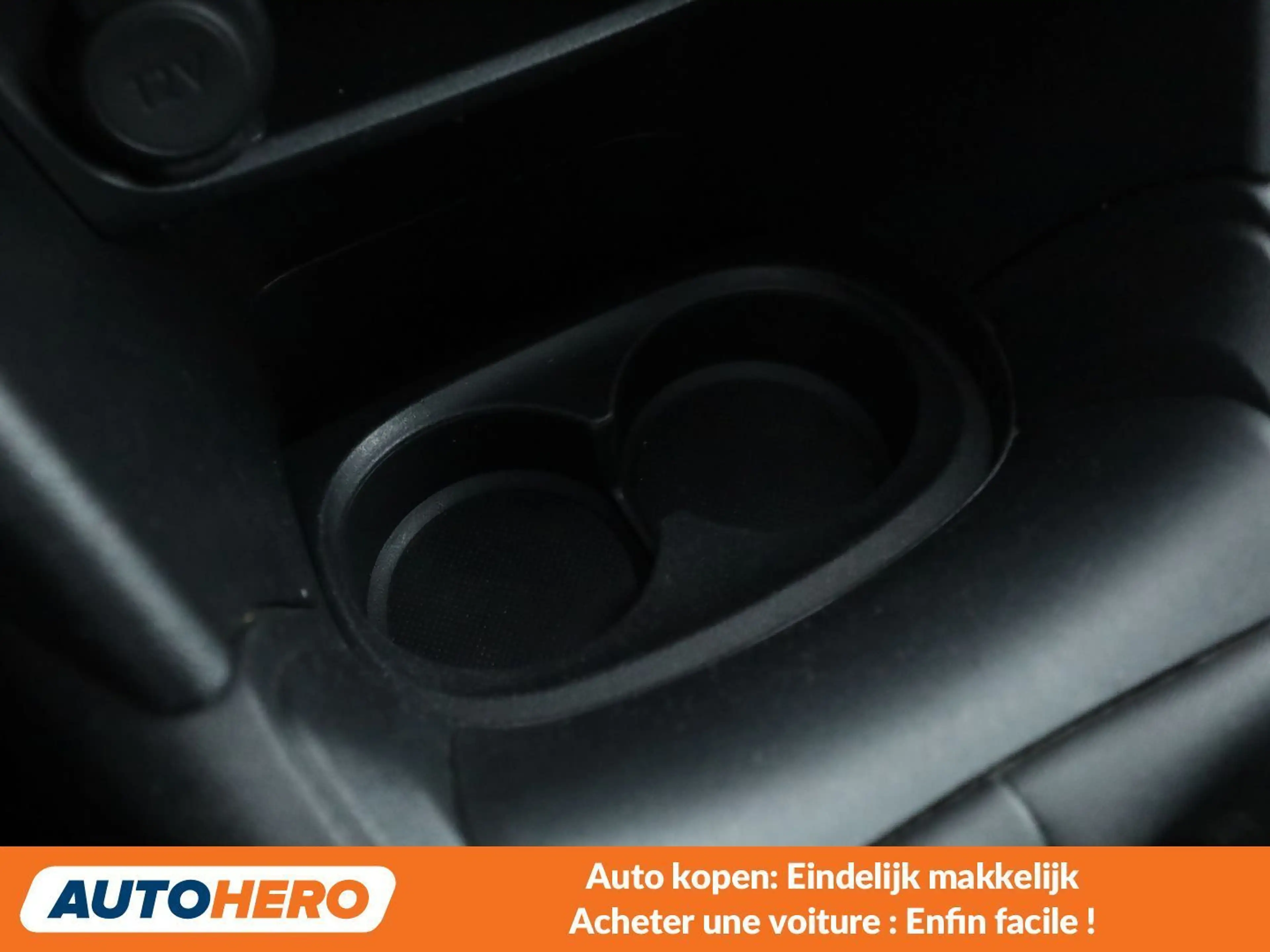 Peugeot 208 1.0 VTi Like — photo 10
