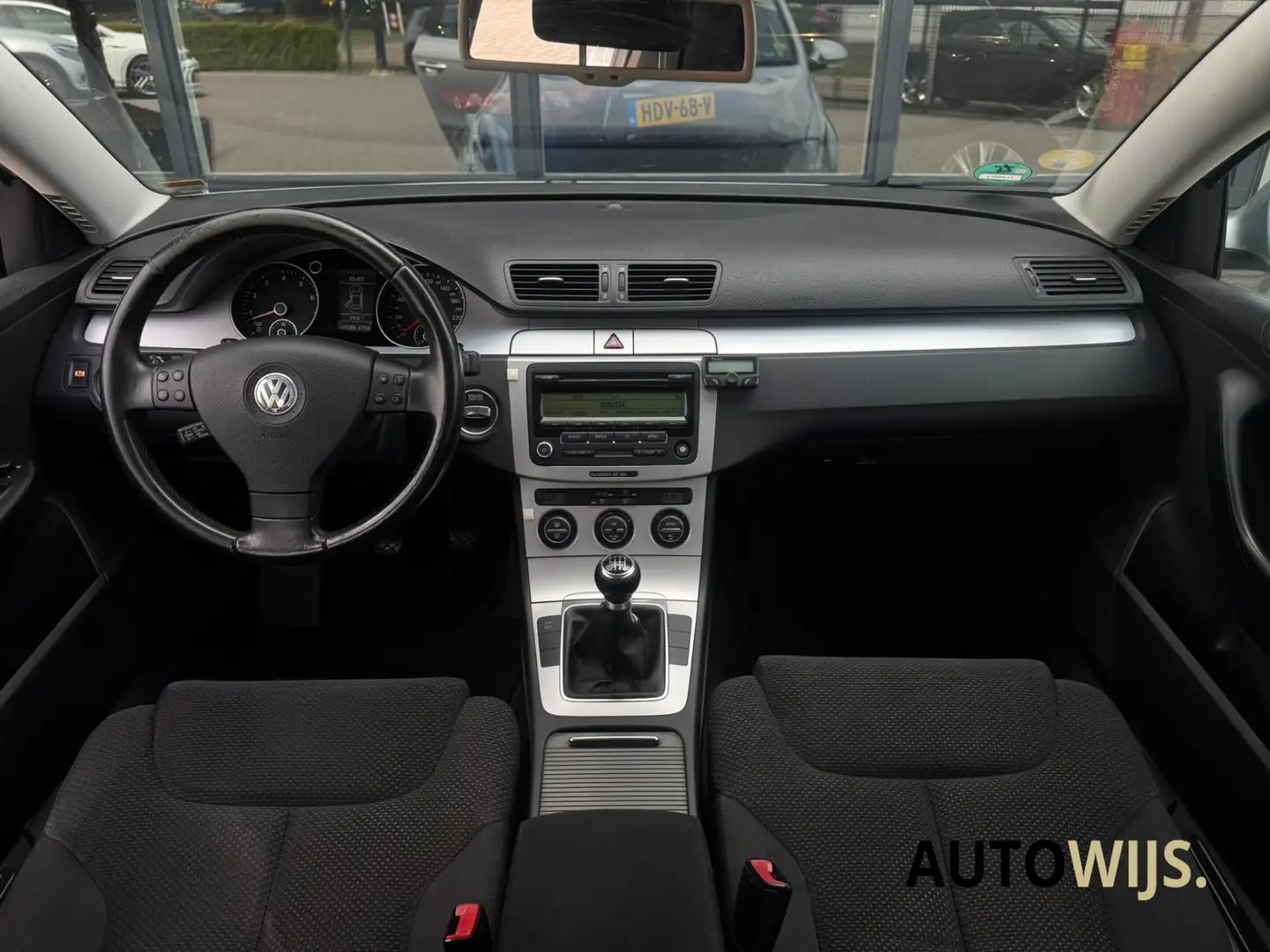 Volkswagen Passat Variant 1.8|161PK|NL AUTO|NAP|Clima|Trekhaak|Xenon Grijs - 2