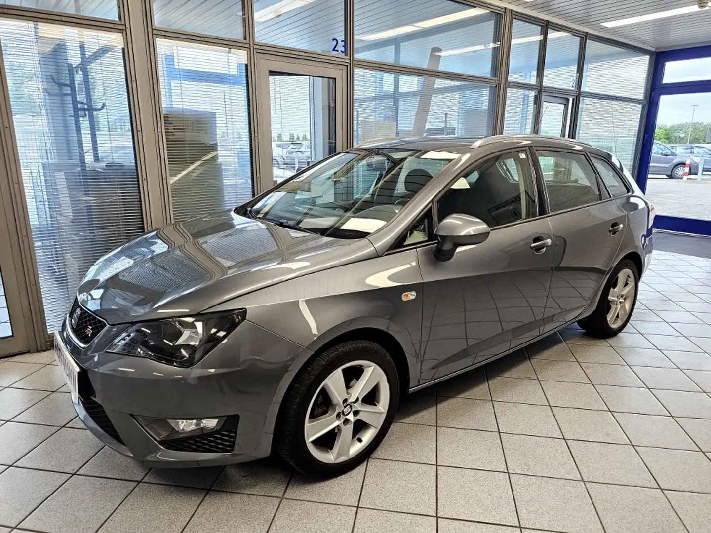 SEAT Ibiza FR Tüv 12-2025 Grau - 2