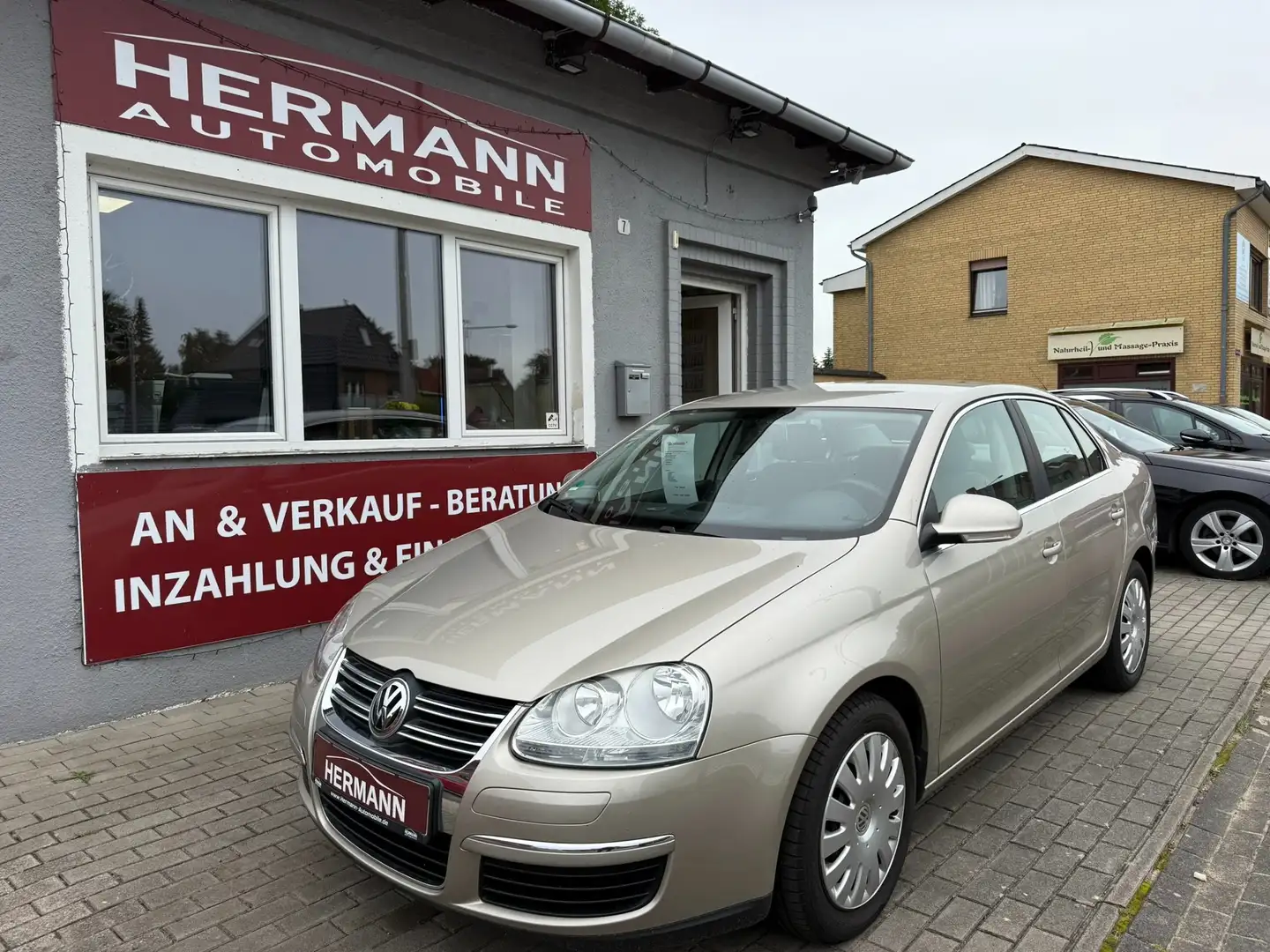 Volkswagen Jetta Comfortline AUTOMATIK 2. HAND Beige - 1