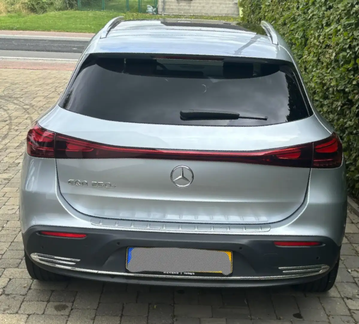 Mercedes-Benz EQA 250 EQA 70.5 kWh 250+ Luxury Line Argent - 2
