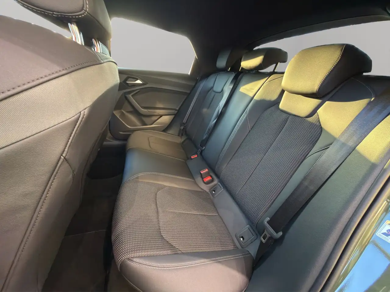 Audi A1 SB S line 40 TFSI LED Navi Sonos Kamera 18" 16