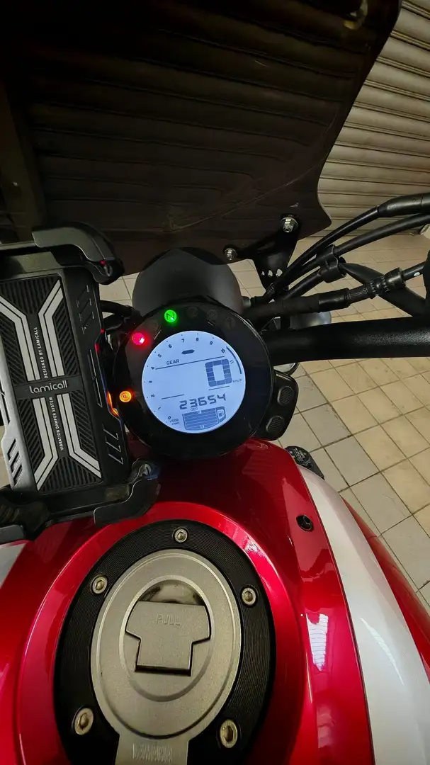 Yamaha XSR 700 Rosso - 2