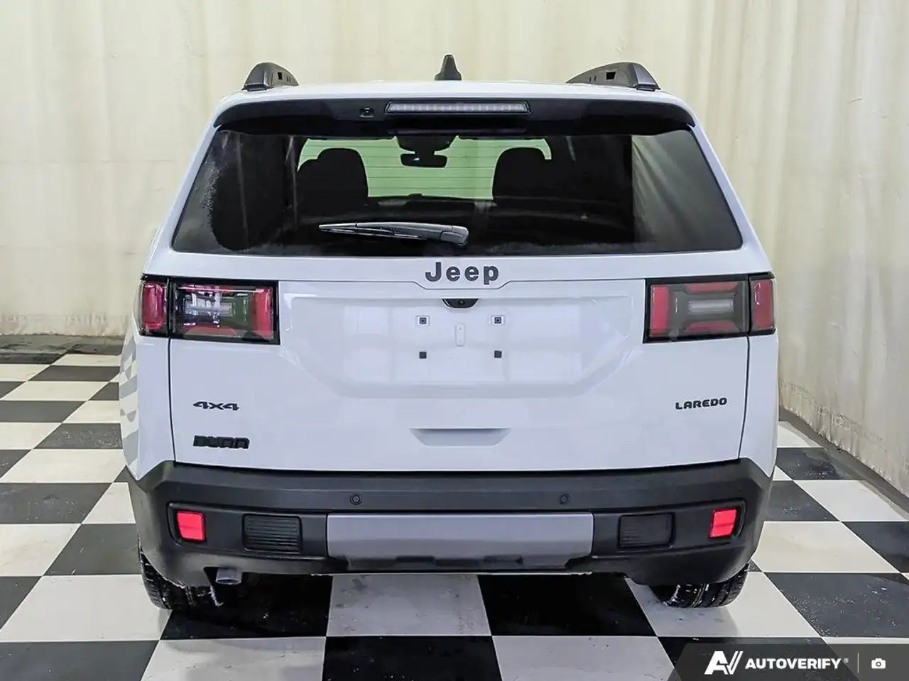 Jeep Cherokee снимка Jeep Cherokee