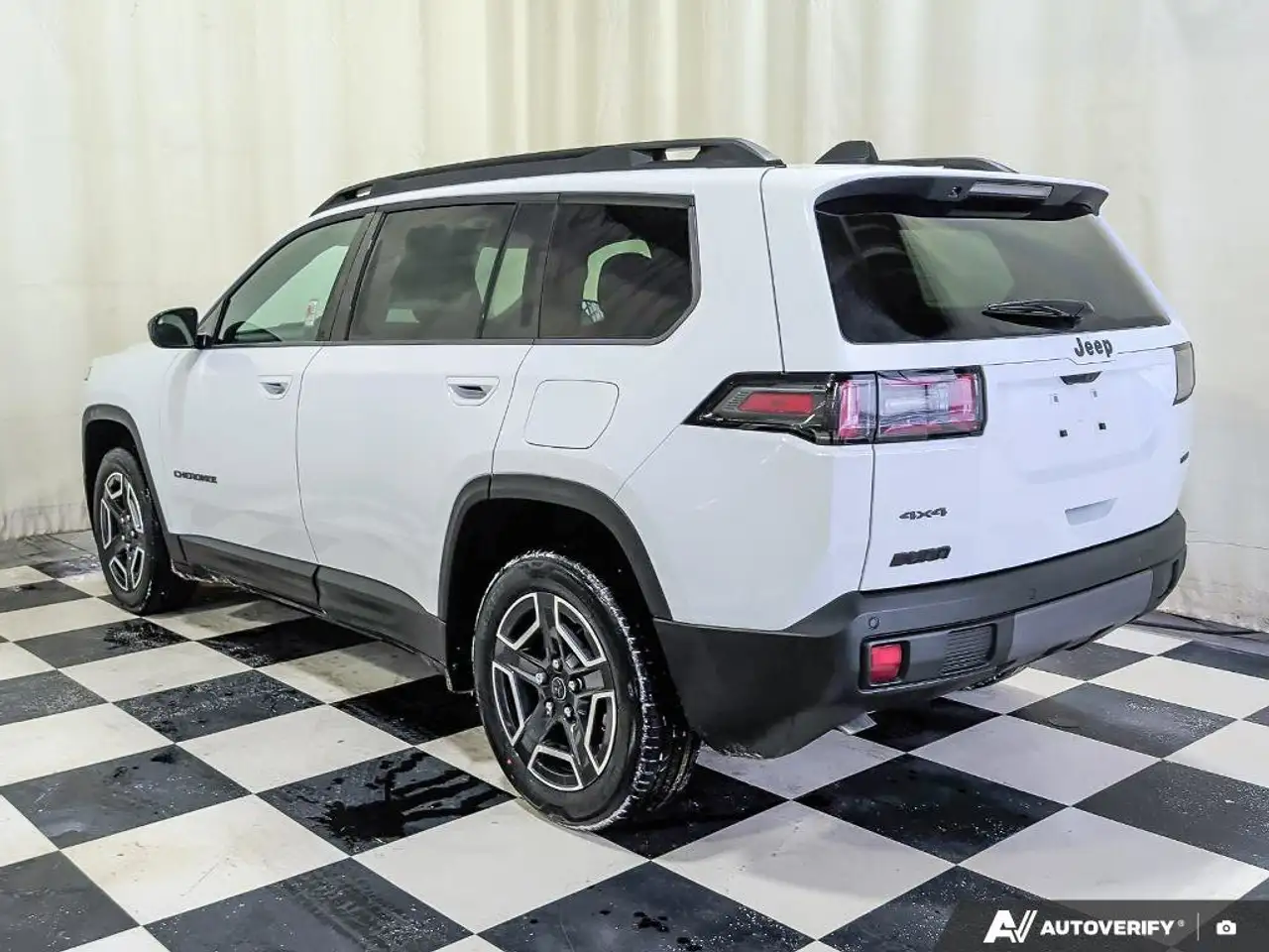 Jeep Cherokee снимка Jeep Cherokee