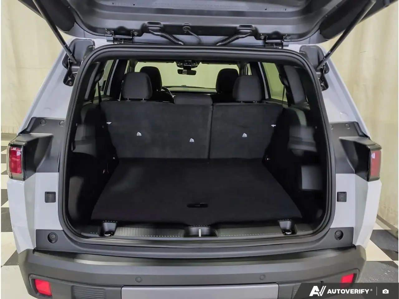 Jeep Cherokee снимка Jeep Cherokee