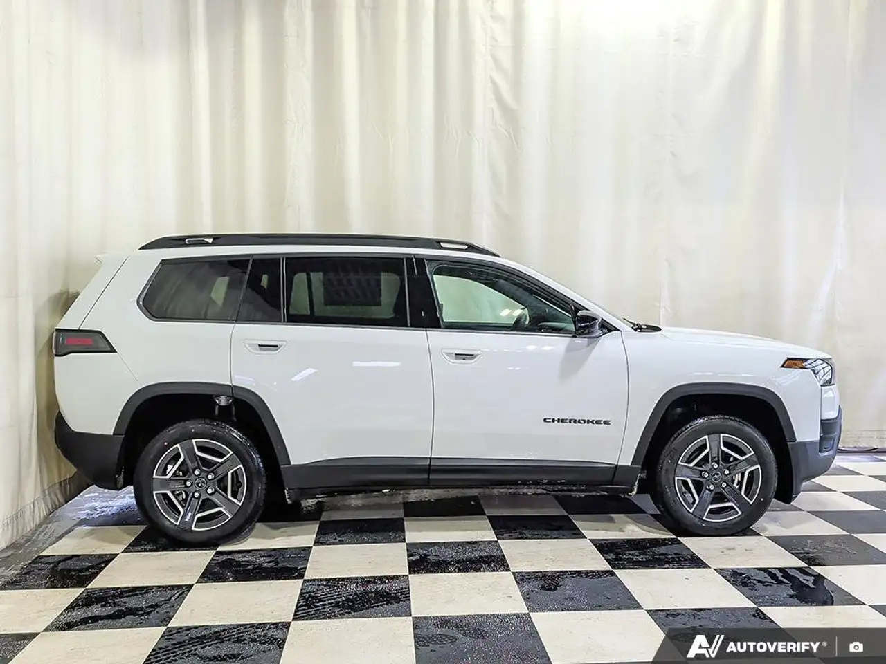 Jeep Cherokee снимка Jeep Cherokee