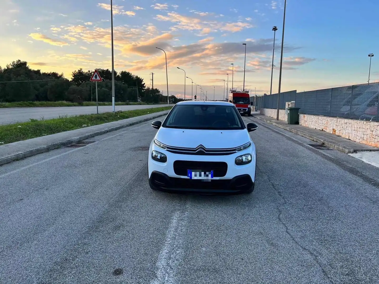 Citroen C3 BlueHDi 100 S&S Business Combi 2 POSTI Bianco - 2