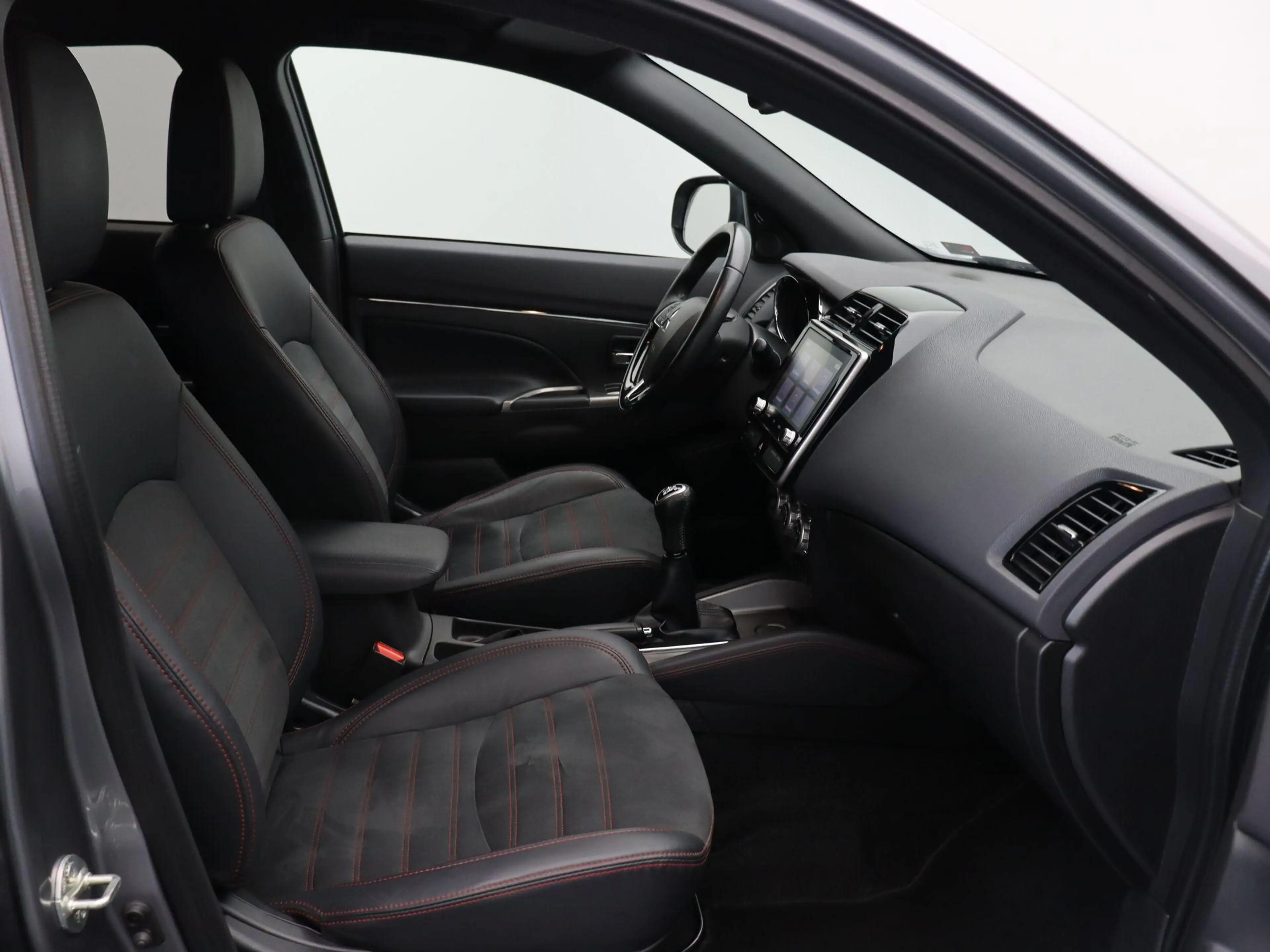 Mitsubishi ASX 2.0 Intense | Stoelverwarming | Achteruitrij Camer — photo 14