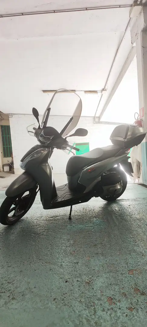 Honda SH 300 Sport Grigio - 2